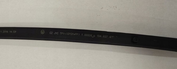 VW UP SKODA CITYGO SEAT PROWADNICA SZYBY PRAWY PRZÓD 1S4837404B