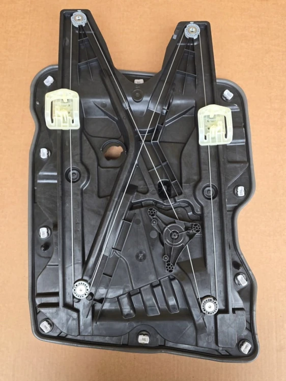 VW ID BUZZ CARGO MECHANIZM PODNOSZENIA SZYBY PRAWY PRZÓD 1T3837402A