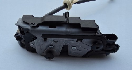 VW AUDI SKODA SEAT ZAMEK DRZWI LEWY PRZÓD B5E 5TB837015E