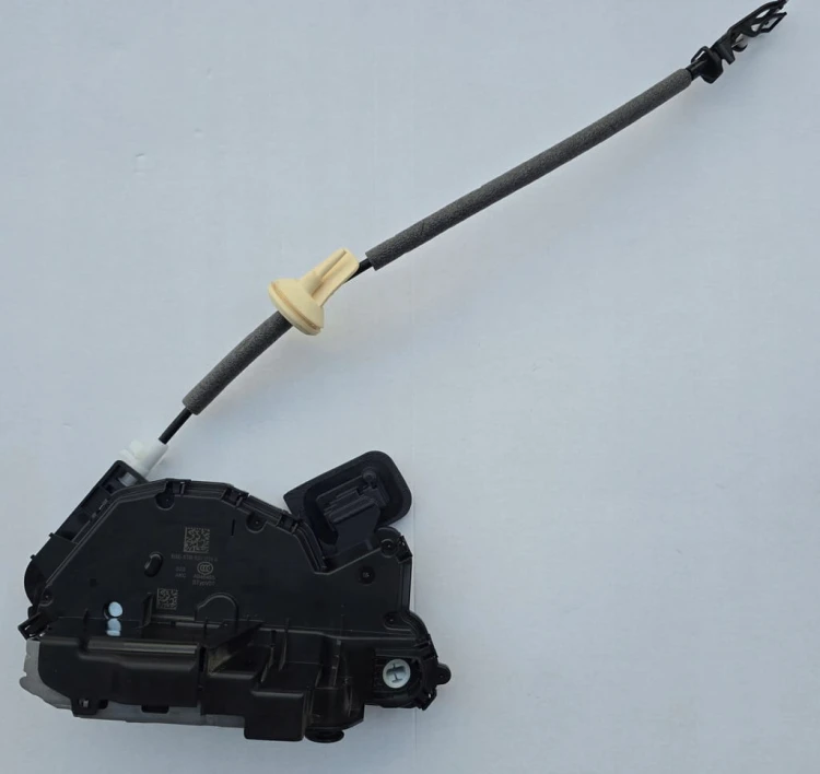 VW AUDI SKODA SEAT ZAMEK DRZWI LEWY PRZÓD B5E 5TB837015E