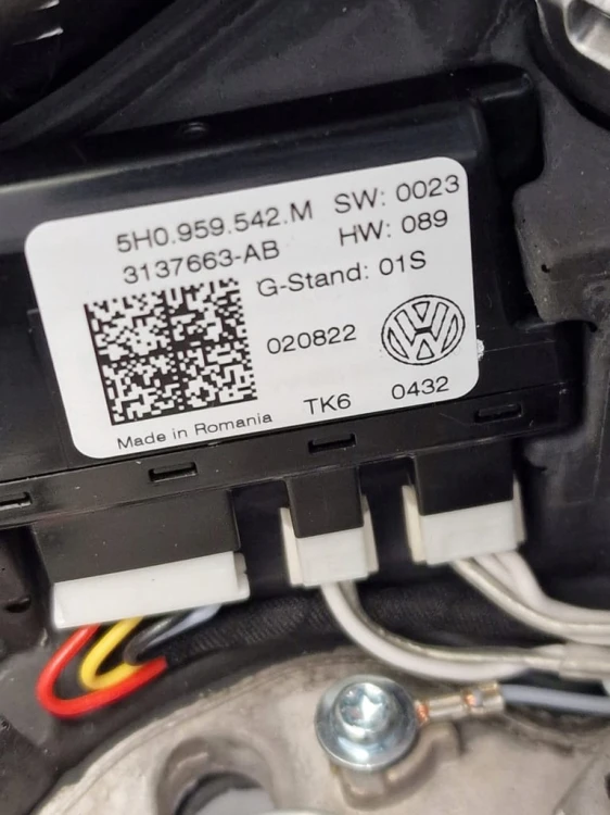 VW GOLF VIII KIEROWNICA DSG R-LINE DOTYKOWA SKÓRA