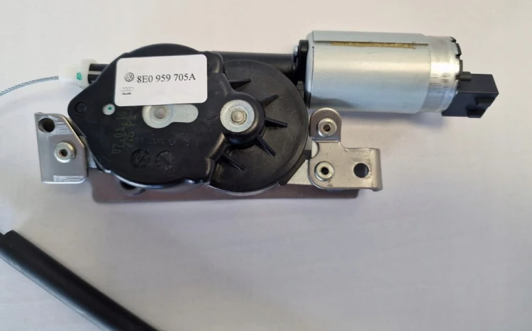 VW TOUAREG AUDI A4 S4 RS4 SILNIK FOTELA 8E0959705A