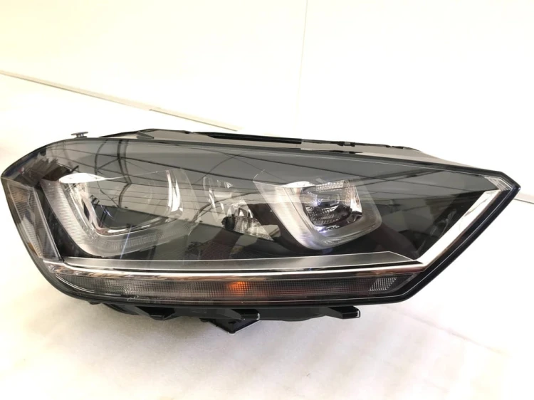 VW GOLF VII SPORTSVAN BIXENON LED LAMPA PRAWY 517