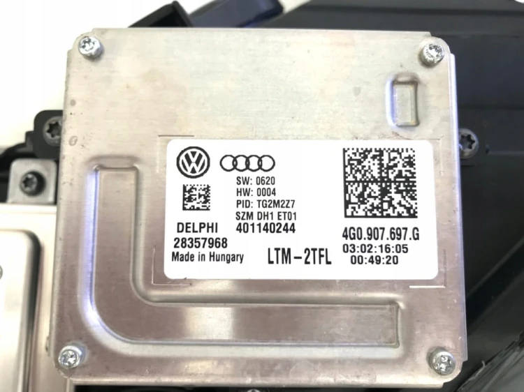 VW GOLF VII SPORTSVAN BIXENON LED LAMPA LEWY 517