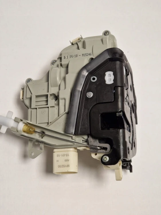 TOUAREG III AUDI ZAMEK DRZWI PRAWY TYŁ 4G0839016C