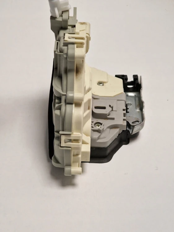 TOUAREG III AUDI ZAMEK DRZWI PRAWY TYŁ 4G0839016C