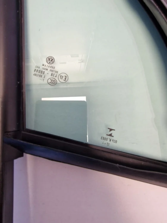 VW TOUAREG III SZYBA TRÓJKĄT PRZÓD LEWA 760845113