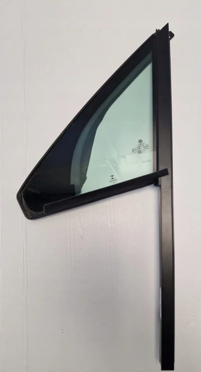 VW TOUAREG III SZYBA TRÓJKĄT PRZÓD LEWA 760845113