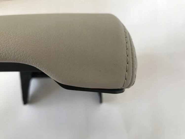 VW TOUAREG III PODŁOKIETNIK SKÓRA 760864207 PGT