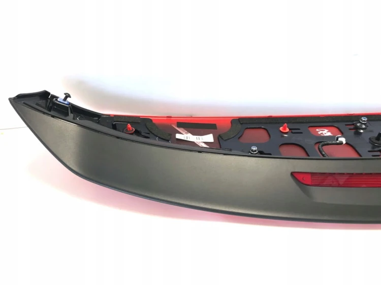 VW T-ROC SPOILER TYLNEJ KLAPY 2GA827933 CZERWONY
