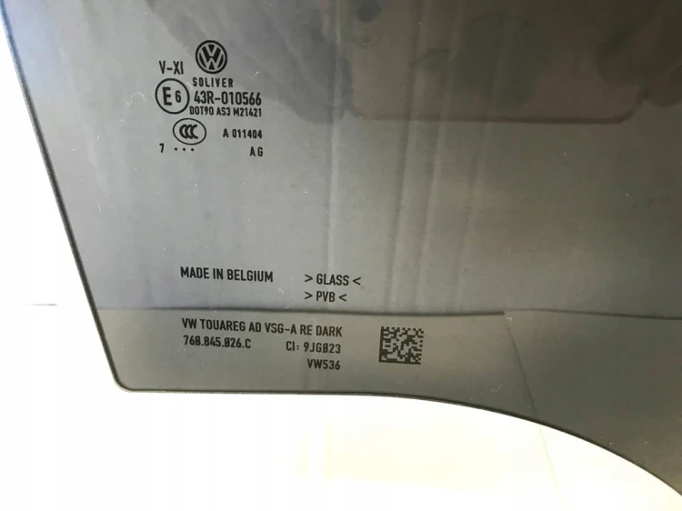 TOUAREG III SZYBA BOCZNA PRAWA TYLNA PRZYCIEMNIANA