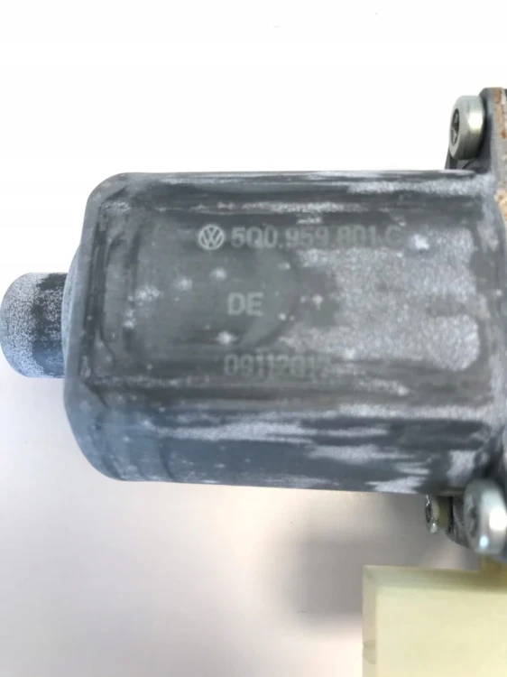VW TIGUAN II SILNICZEK PODNOSZENIA SZYBY 5Q0959801G PRAWY TYŁ
