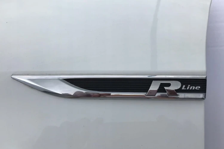 VW GOLF SPORTSVAN R-LINE LEWY PRZEDNI BŁOTNIK LC9A