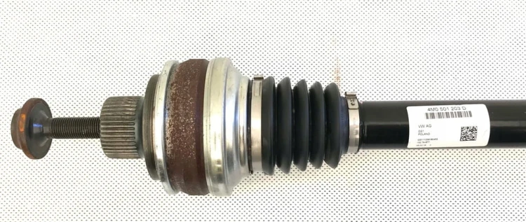 VW SKODA SEAT AUDI PÓŁOŚ TYLNA 4M0501203D
