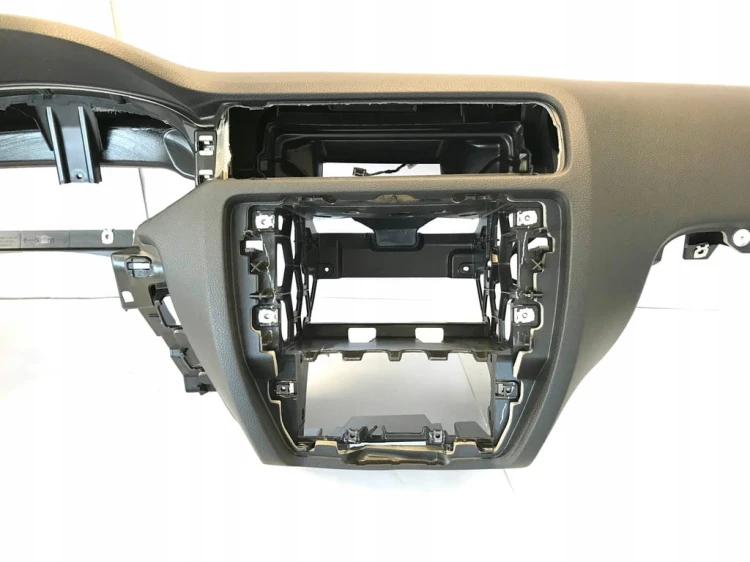 VW JETTA DESKA ROZDZIELCZA KONSOLA KOKPIT 5C6