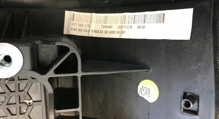 VW JETTA DESKA ROZDZIELCZA KONSOLA KOKPIT 5C6