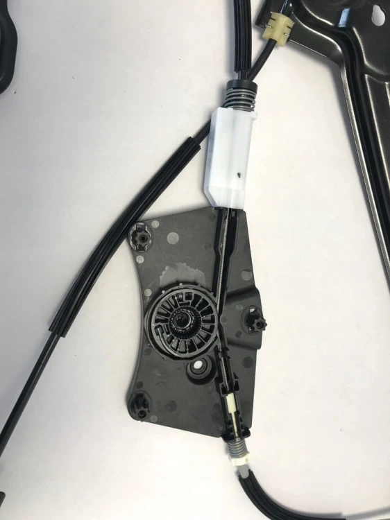 VW ARTEON MECHANIZM SZYBY LEWY TYŁ 3G8839461B