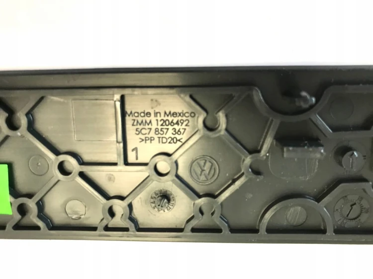 VW JETTA RAMKA TUNEL ŚRODKOWY 5C7863765