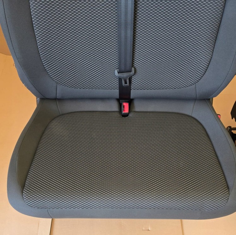 ID BUZZ CARGO KANAPA 2 OSOBOWA FOTEL KIEROWCY PODGRZEWANE 1T5881806E AKL