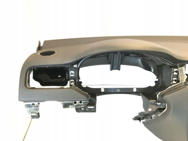 VW JETTA DESKA ROZDZIELCZA KONSOLA KOKPIT 5C6
