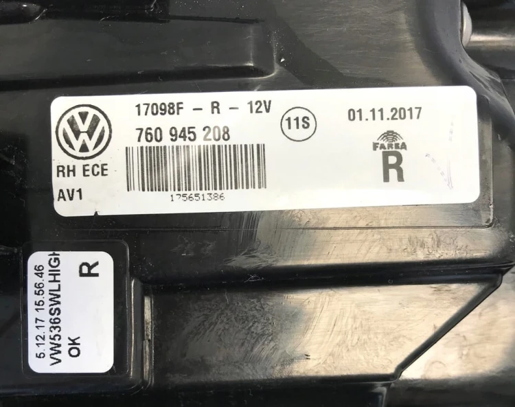 TOUAREG III R-LINE LAMPA TYŁ PRAWA LED 760945208
