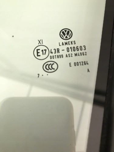 VW TOUAREG III SZYBA TRÓJKĄT PRZÓD LEWA 760845113A
