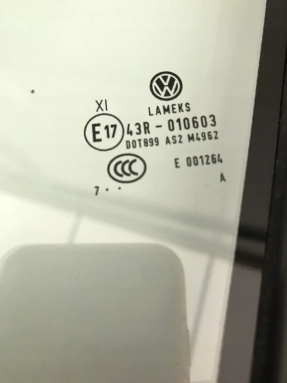 VW TOUAREG III SZYBA TRÓJKĄT PRZÓD LEWA 760845113A