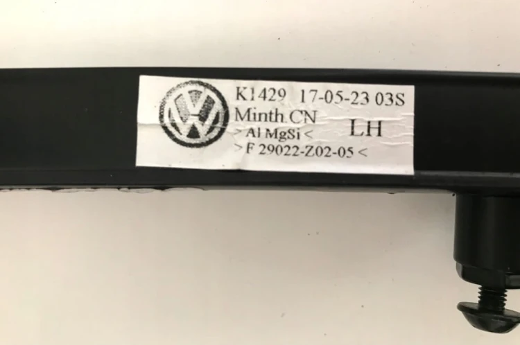 VW TOUAREG III SZYBA TRÓJKĄT PRZÓD LEWA 760845113A