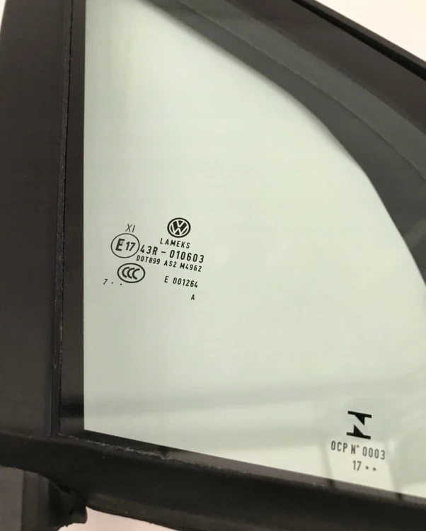 TOUAREG III SZYBA TRÓJKĄT PRZÓD PRAWA 760845114A