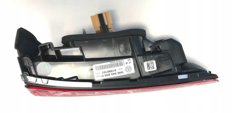 VW GOLF 8 VIII KOMBI LAMPA LEWY TYŁ W KLAPE BAGAZNIKA LED 5H0945093D