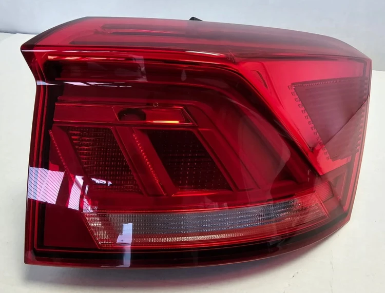 VW T-ROC LAMPA PRAWY TYŁ TYLNA PRAWA OEM 2GA945096