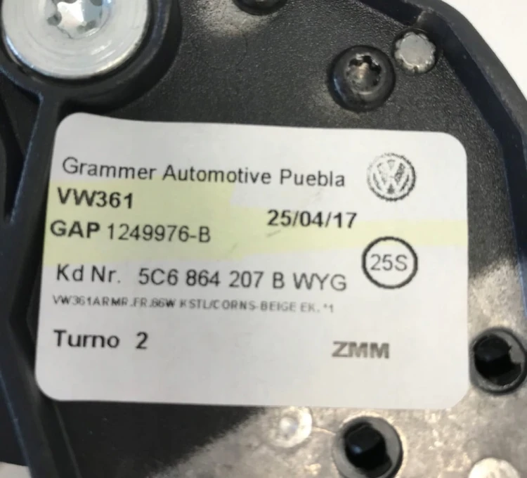 VW JETTA PODŁOKIETNIK 5C6864207B SKÓRA