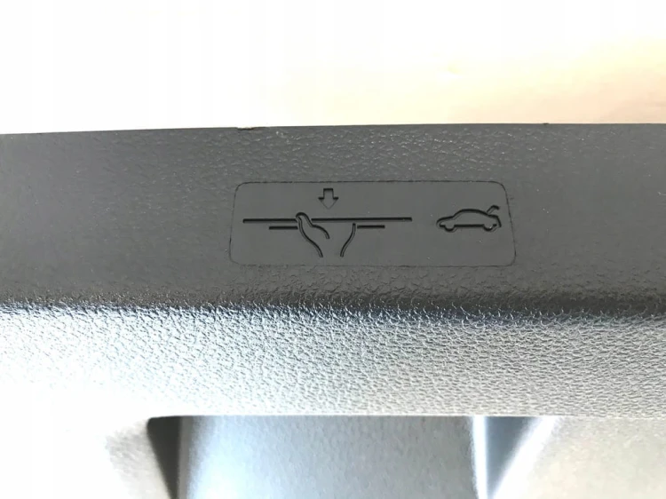 VW JETTA TAPICERKA KLAPY TYŁ 5C6867605A