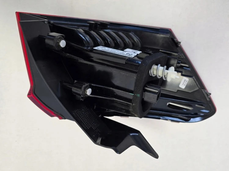 VW T-ROC LAMPA PRAWY TYŁ TYLNA PRAWA OEM 2GA945096