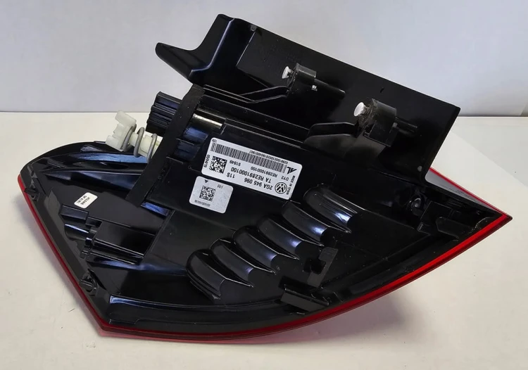 VW T-ROC LAMPA PRAWY TYŁ TYLNA PRAWA OEM 2GA945096