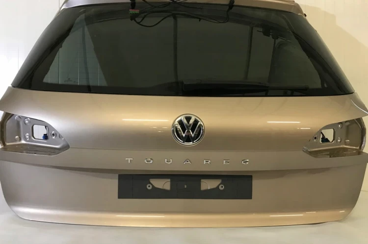 VW TOUAREG III 3 KLAPA TYLNA BAGAŻNIKA 760 LC1Y