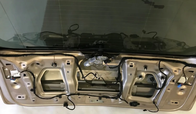 VW TOUAREG III 3 KLAPA TYLNA BAGAŻNIKA 760 LC1Y