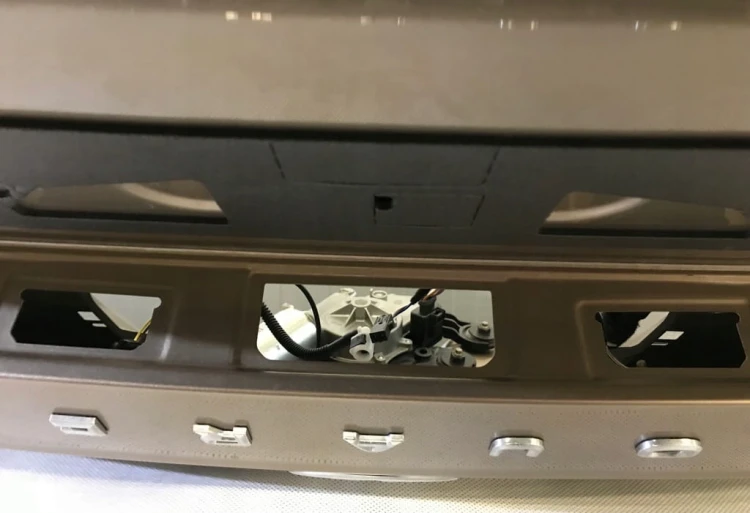 VW TOUAREG III 3 KLAPA TYLNA BAGAŻNIKA 760 LC1Y