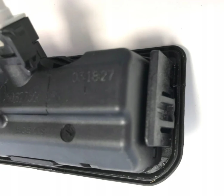 VOLKSWAGEN AUDI KAMERA KLAMKA BAGAŻNIKA TYLNEJ KLAPY MIKROSTYK 760827566