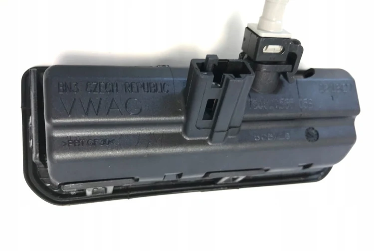 VOLKSWAGEN AUDI KAMERA KLAMKA BAGAŻNIKA TYLNEJ KLAPY MIKROSTYK 760827566