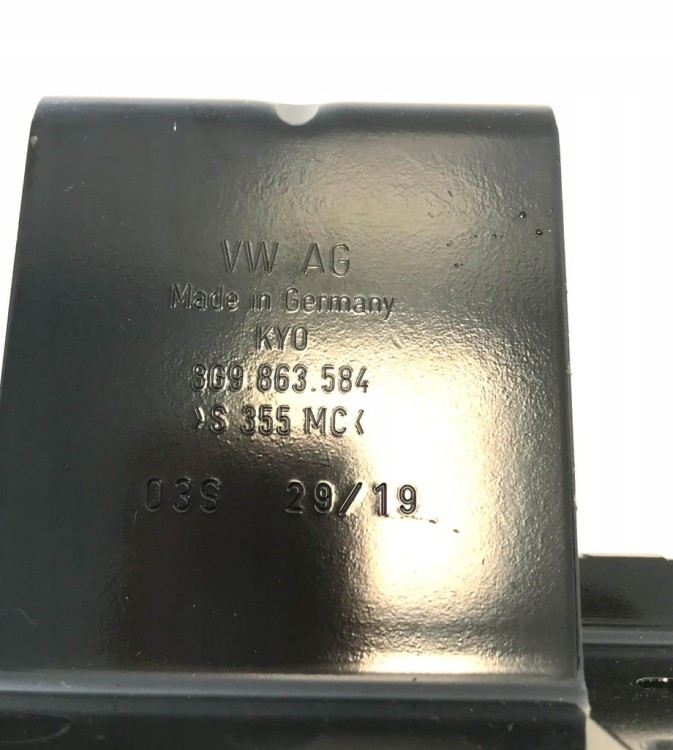 VW PASSAT B8 3G9863584 WSPORNIK BAGAŻNIKA