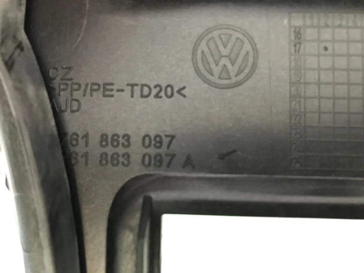 VW TOUAREG III DOLNA OSŁONA KONSOLI 761863081C