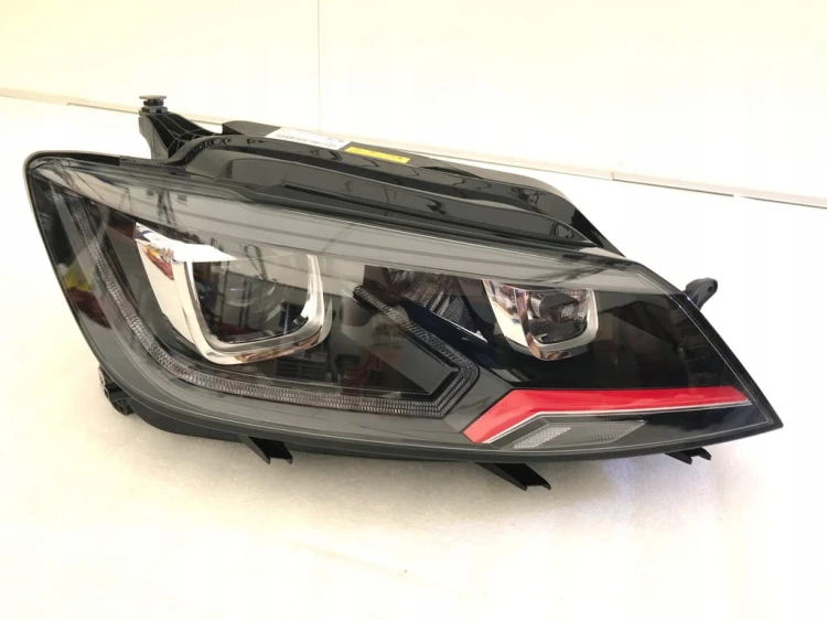 VW LAMANDO GTS 5GD941034A PRAWA
