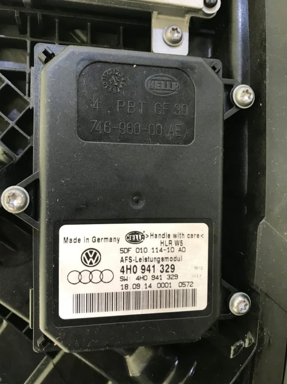 VW LAMANDO GTS 5GD941034A PRAWA