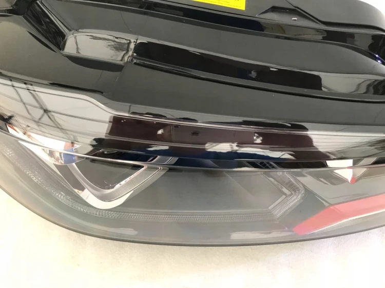 VW LAMANDO GTS 5GD941034A PRAWA