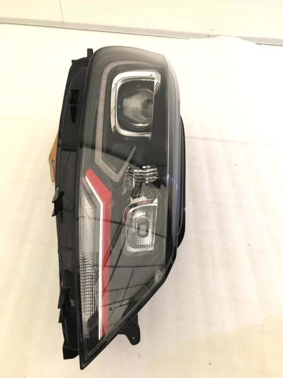 VW LAMANDO GTS 5GD941034A PRAWA