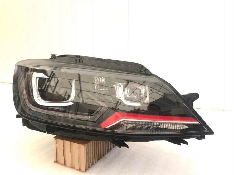 VW LAMANDO GTS 5GD941034A PRAWA