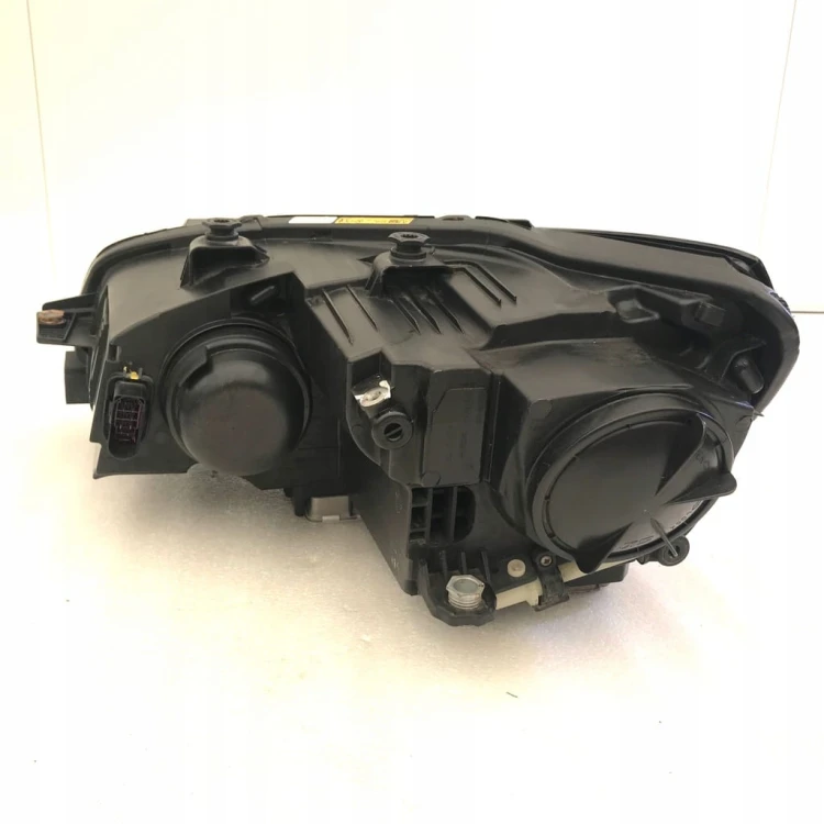 VW PASSAT XENON LAMPA REFLEKTOR PRZEDNI LED 56D941752A PRAWA