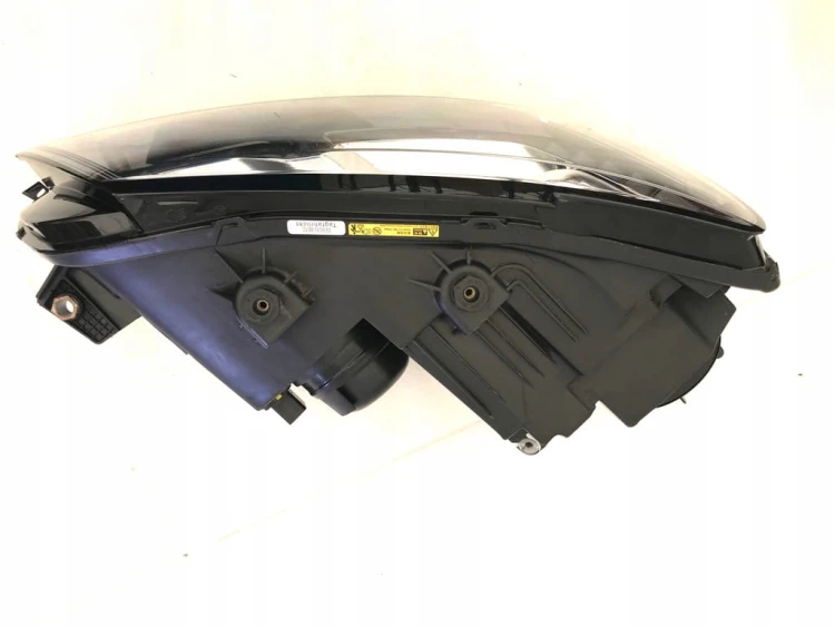 VW PASSAT XENON LAMPA REFLEKTOR PRZEDNI LED 56D941752A PRAWA