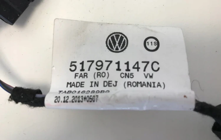 VW GOLF SPORTSVAN WIĄZKA KLAPY TYŁ 517971147C